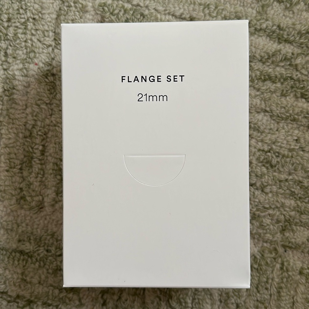 Willow Go 21mm flange set of 2. New in box. Never used